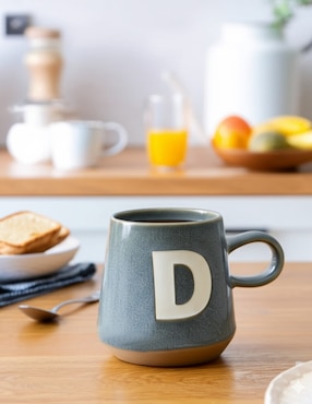 Taza americana Haus letra D